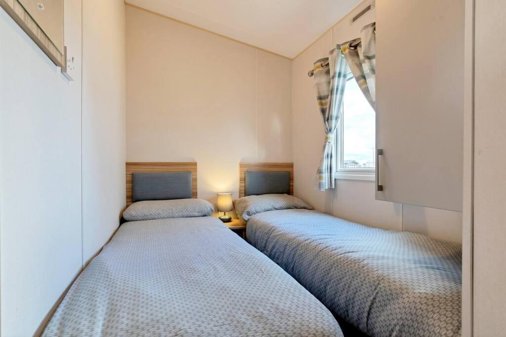 Tattershall Lakes: Sally'S Superior Stay Bagian luar foto