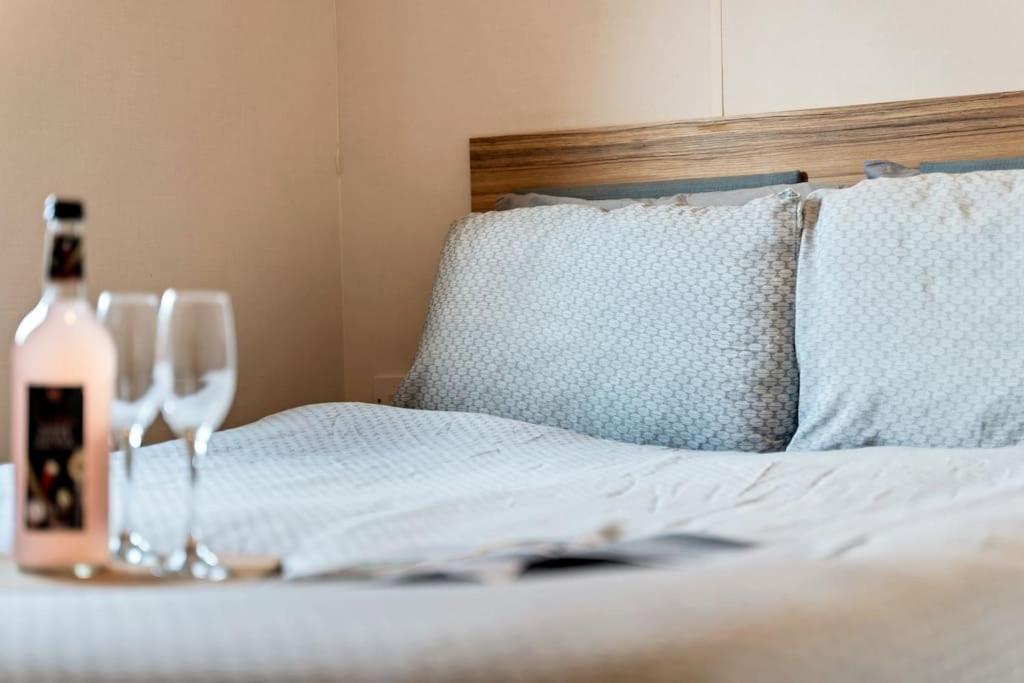 Tattershall Lakes: Sally'S Superior Stay Bagian luar foto