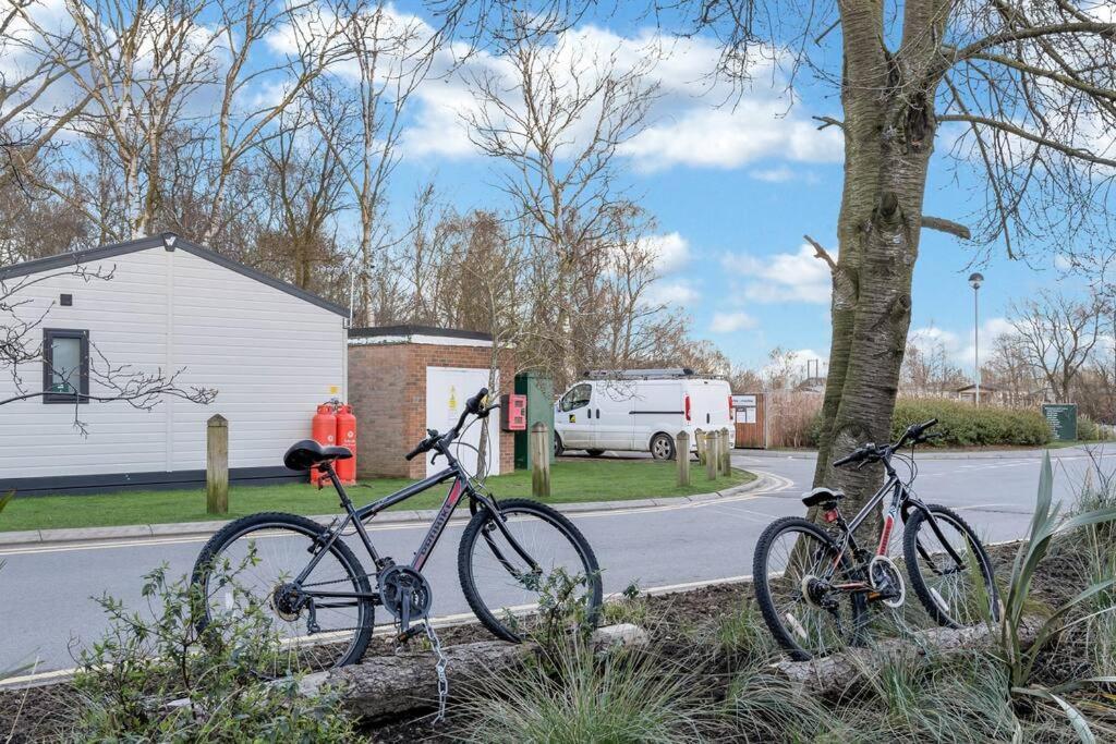 Tattershall Lakes: Sally'S Superior Stay Bagian luar foto
