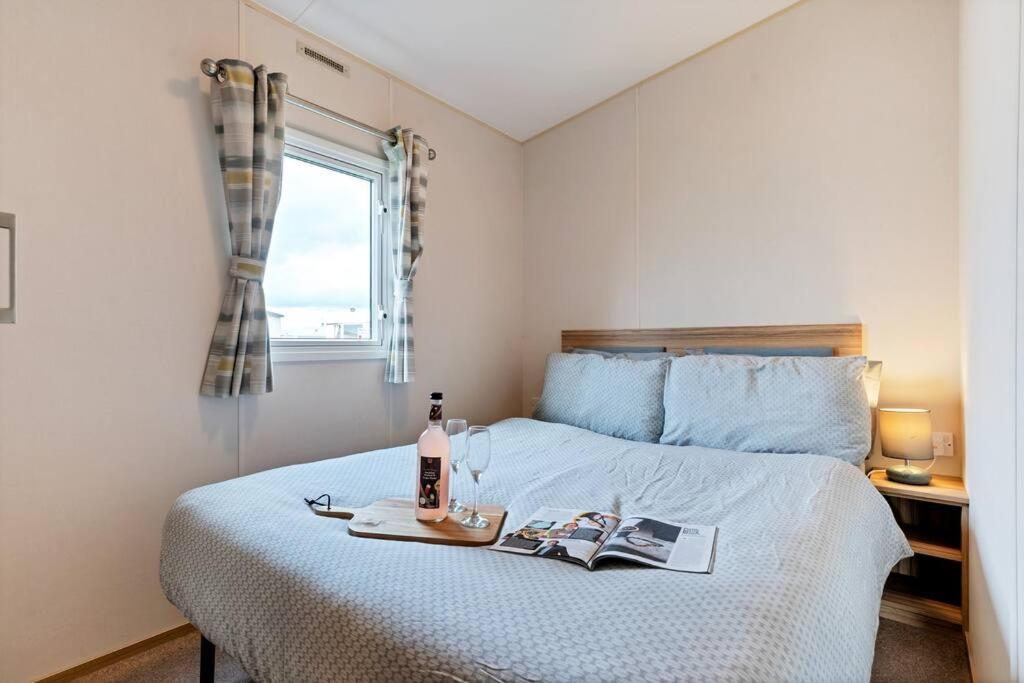 Tattershall Lakes: Sally'S Superior Stay Bagian luar foto